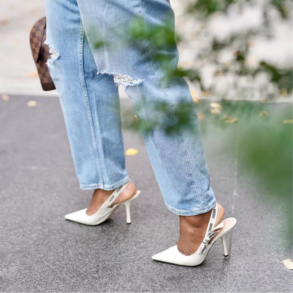 J'Adior Slingback Pump
Christian Dios heels/pumps Patent Calf & R